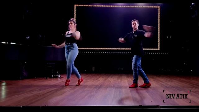Bachata footwork - Gil & Reut смотреть онлайн