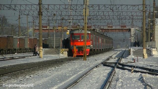 Электропоезд ЭД2Т-0036 станция Столбовая смотреть онлайн