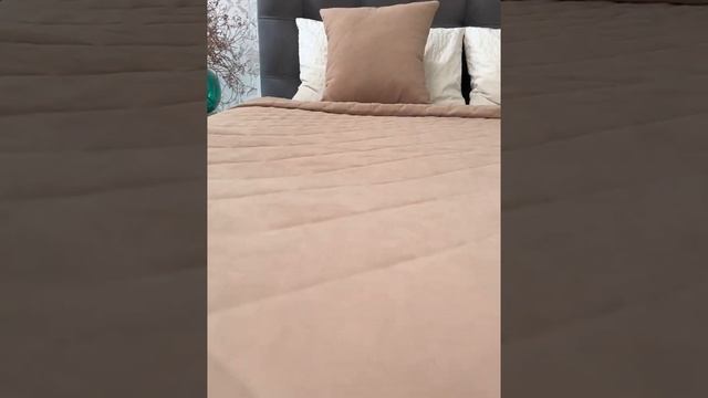 Покрывало на кровать HomeAtelier (модерн) бежевый светлый смотреть онлайн