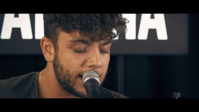 Luca Hänni performing his song 'Signs' | Yamaha Music смотреть онлайн