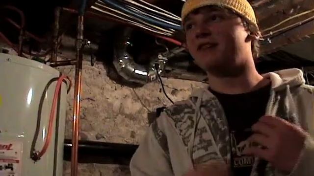 Morons in an Ordinary Room смотреть онлайн