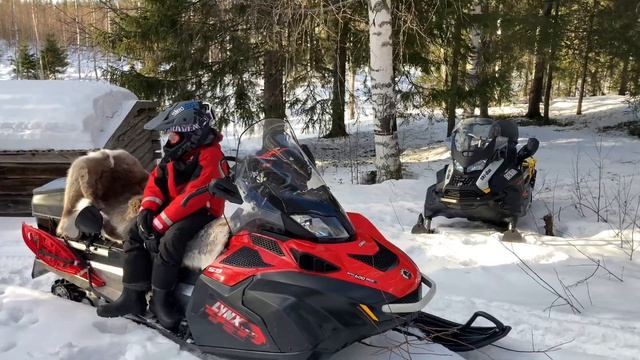 Skoters Till Enstånkarträffen Och En Utter (!?) Kraschar Vår Afterskoter - Torpet!