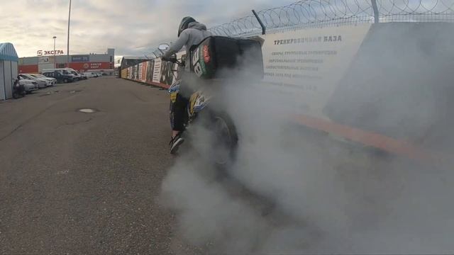 Бернаут на китайском мотоцикле | Burnout Motoland TT250