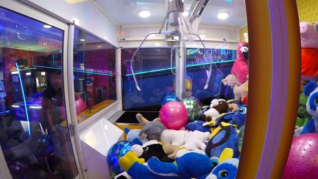The Giant Claw Machine Triple Win X-Large Toy Prizes! クレーンゲーム смотреть онлайн