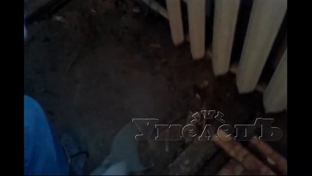 Демонтаж деревянного пола. Советская шумоизоляция из песка и мусора. Подарок от строителей из СССР. смотреть онлайн