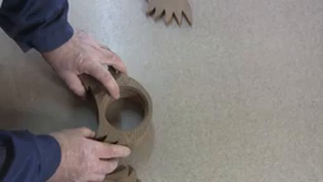 Петушок символ 2017 года из дерева. Rooster is 2017 symbol смотреть онлайн