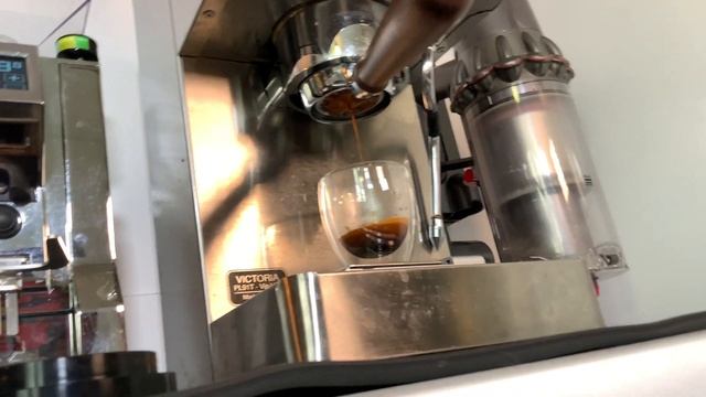Lelit WOOD 58mm Bottomless Portafilter with (18-21gr) Doses Filter - unboxing смотреть онлайн