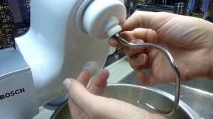 Кухонный комбайн Bosch MUM54251