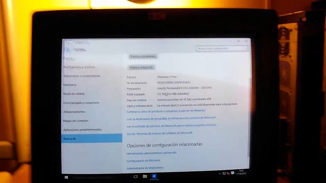 Windows 10 RTM low RAM Attempt 1: Windows 10 on 512 MB RAM смотреть онлайн