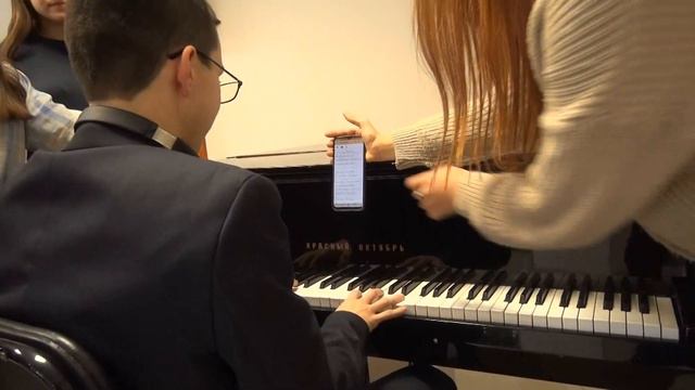 Хорошее настроение (начало в холле ДК Геолог) смотреть онлайн