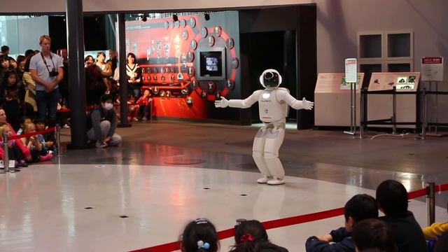 2015 ASIMO Robot designed by Honda - Miraikan Museum (Japan) смотреть онлайн