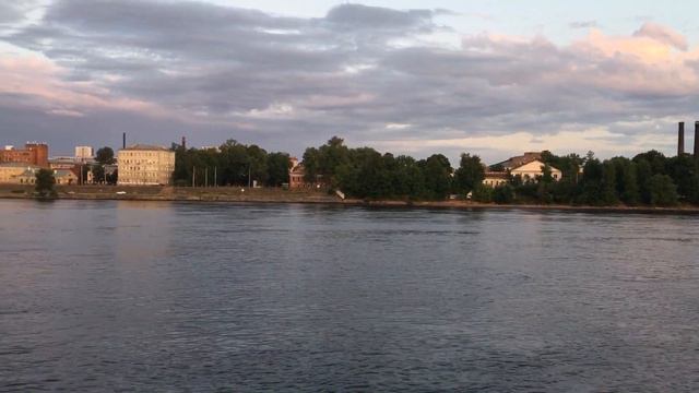 Рассвет в городе на Неве смотреть онлайн
