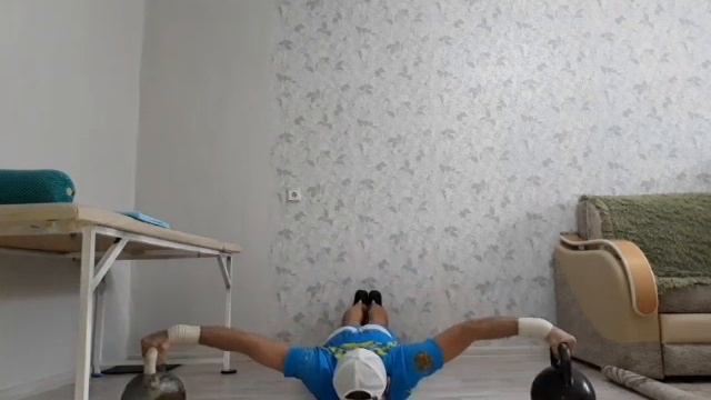 Отжимания от пола на 3х гирях смотреть онлайн