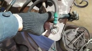 как открутить закипевший болт без шляпки. Супер метод.