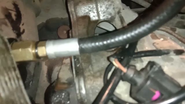 Audi A6 2.0 TURBO FSI. Измеряем давление масла механическим манометром. смотреть онлайн