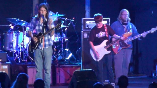 Bryan Schwab Jamming some Blues with the Michael Lee Band (HD) смотреть онлайн