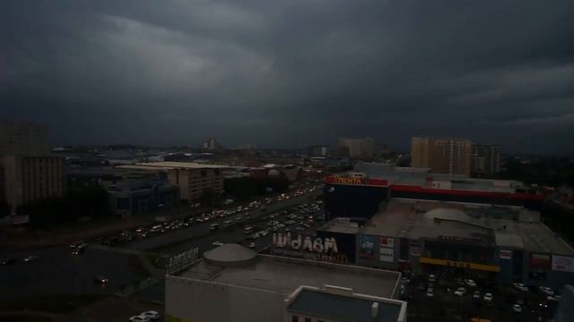 Тучи перед градом и сильнейшим ливнем в Ставрополе 29 мая 2016 года смотреть онлайн