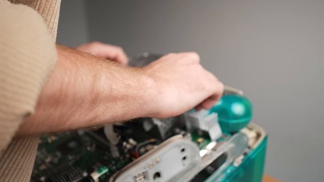 Can a 24 Year Old iMac G3 Run Minecraft? смотреть онлайн