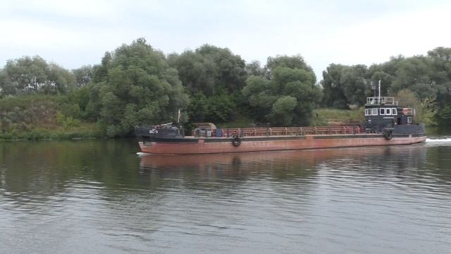 Самоходная грунтоотвозная шаланда ШС-11 Тип: ШС Проект: 711Б идет вверх по Москва-реке смотреть онлайн