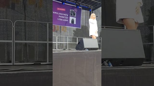 Lisa Ajax| I Don`t Give A | Live| Linkoping смотреть онлайн