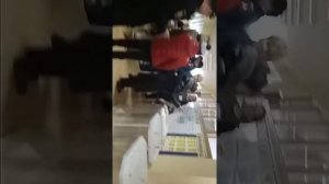 Уик 2041 (Москва) , странный мужик в красной куртке ,