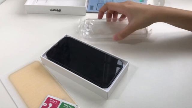 iPhone 13 midnight unboxing + accessories 😌 смотреть онлайн