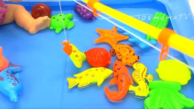 Куклы Пупсики Играем В Рыбалку Игры В Бассейне #Игрушки Для детей 108маматв смотреть онлайн