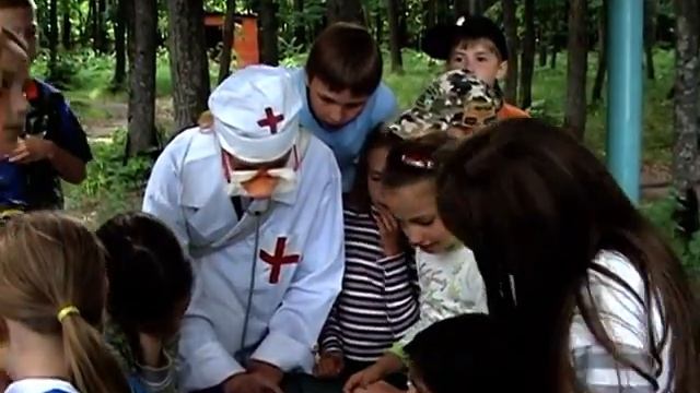 ШЁЛ САША ПО ШОССЕ ЛЕСНАЯ ПОЛЯНКА смотреть онлайн