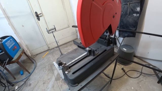 Торцовочная пила Makita M2400 смотреть онлайн