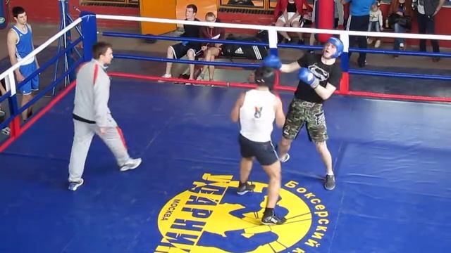 1. Сафаров Вусал vs Нурмуханов Артем Открытый ринг Ударник 03,05,2014 смотреть онлайн