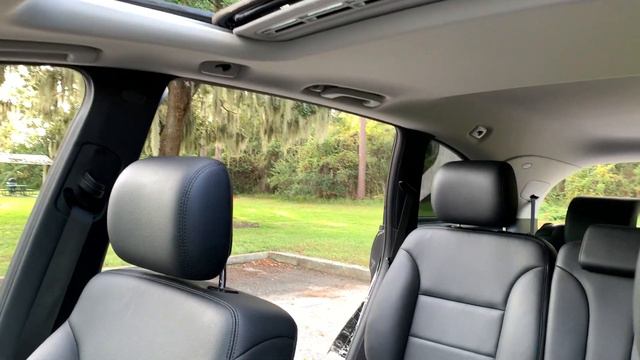 Mercedes-Benz R350 4Matic (2012) Review