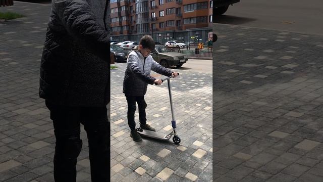 Как сделать 180 на самокате? смотреть онлайн