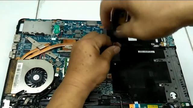 How to disassemble laptop Sony Vaio VPCEB35FG смотреть онлайн