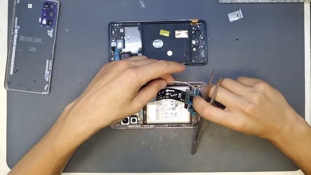 Samsung Galaxy S20FE (Fuflo Edition) - нет изображения, полная разборка и замена дисплея