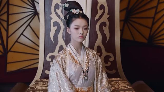 任人欺負的女孩竟是女王繼承人，練成絕世武功，一劍讓反派灰飛煙滅！ смотреть онлайн