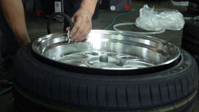 Kumho Tire 225/40/18 255/35/18 смотреть онлайн