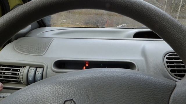 VENDUE - Renault Twingo 1.2 60CH 8s (D7F) Essence CT OK CD OK Revision OK Vehicule Garanti - VENDUE смотреть онлайн