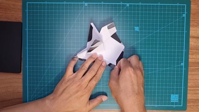 Origami Jet Fighter F-16 - Tutorial смотреть онлайн