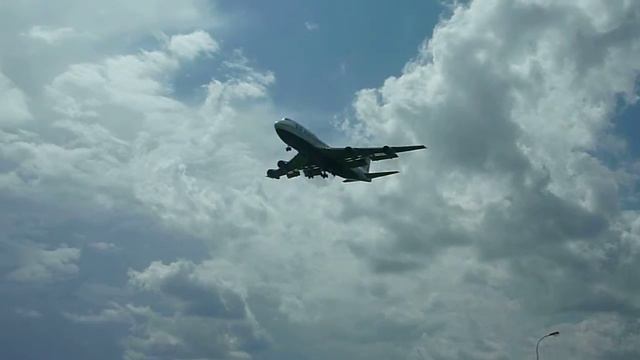 Boeing 747-400 посадка в UUDD