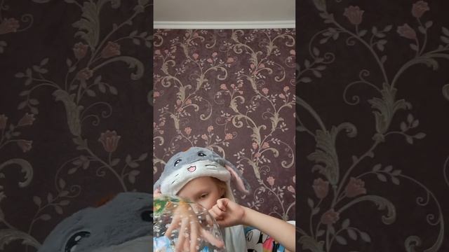 Распаковка Новогодних сдадких подарков Kinder, m&ms, MilkyWay и многое другое??? смотреть онлайн