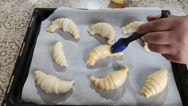 КРУАССАНЫ, БЫСТРО И ОЧЕНЬ ВКУСНО. смотреть онлайн