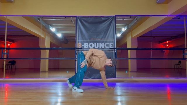 Брейк данс обучение: FOOTWORK / 7 STEP смотреть онлайн