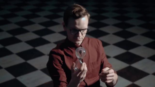 #Ларин1час-30лет(На часах 23,я на шаг от 30)