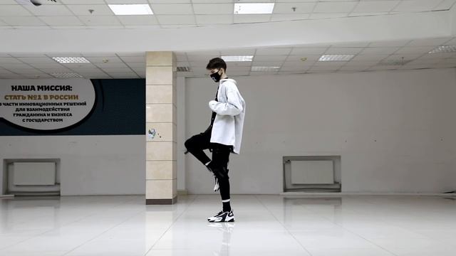 ПОПУЛЯРНЫЙ ТАНЕЦ Astronomia SHUFFLE TUTORIAL TUZELITY смотреть онлайн