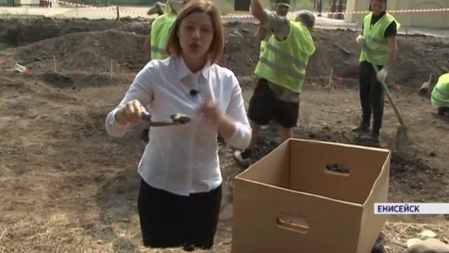 В Енисейске центральная улица превратилась в один большой раскоп смотреть онлайн