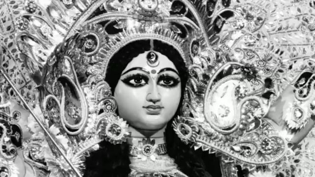 Мантра "Om Aim Hrim Klim Chamundaye Viche Namaha" 11 мин смотреть онлайн