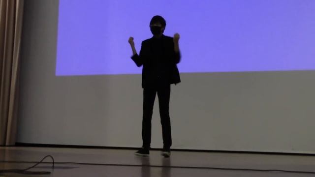 День Факультета ФИЯР МГУ: Танец «Робот» в исполнении китайского студента смотреть онлайн