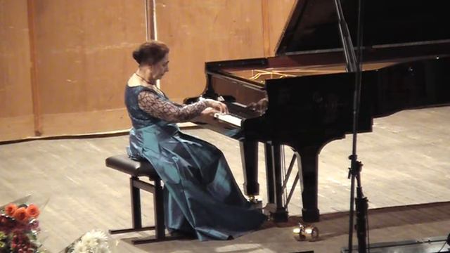 François Couperin "Тростники" - исполняет Мария Гамбарян (РАМ 2009) смотреть онлайн