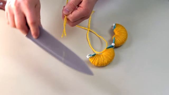 Как Сделать Помпон на шапку - POM POM MAKER - Помпончик #5 - Видео инструкция