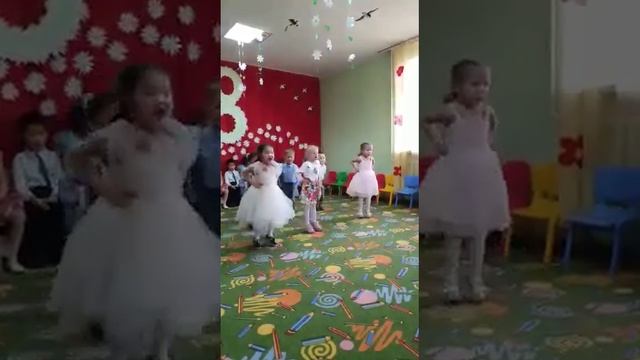 танец "ладошки"на 8 марта смотреть онлайн